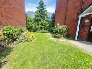 Communal Gardens- click for photo gallery